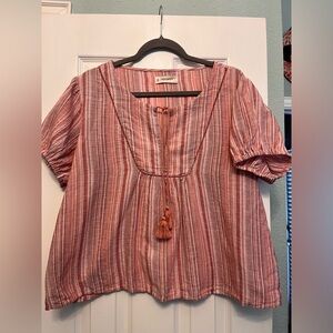 Cute peasant top.